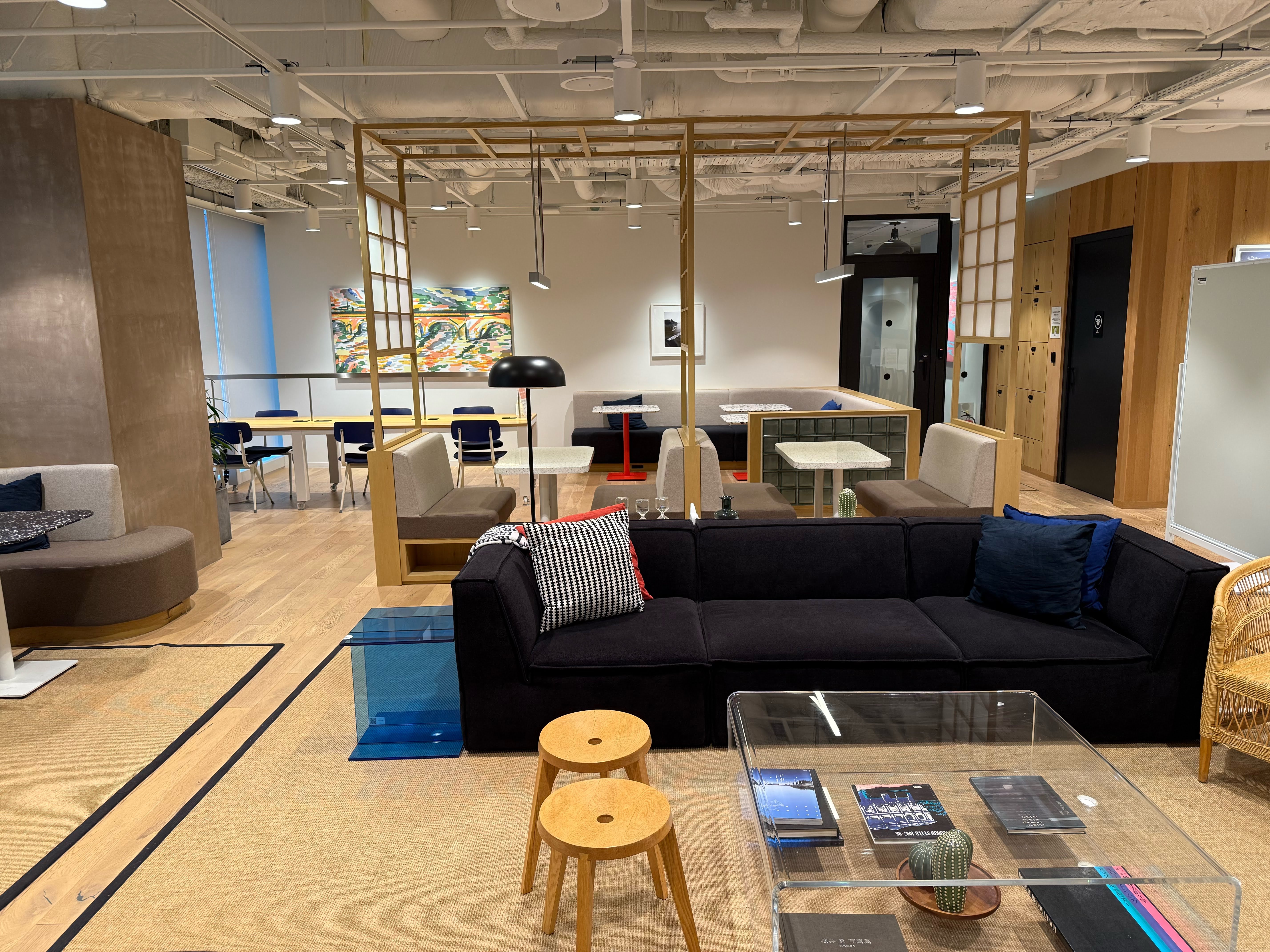 Maximum leverage with a minimal company